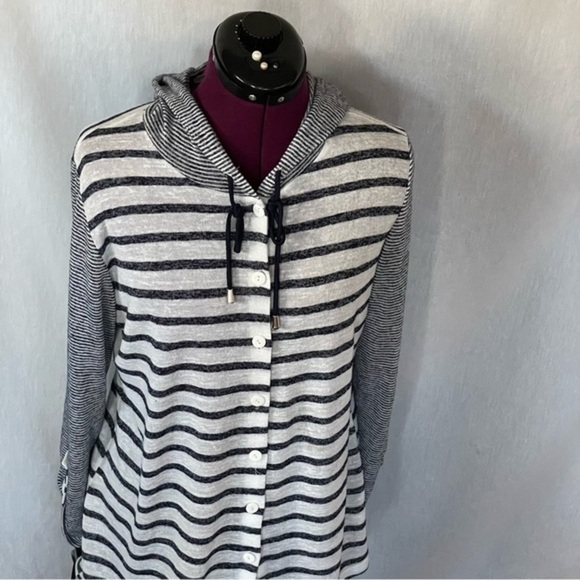 Brochure hooded striped thin sweater​ - Picture 3 of 10